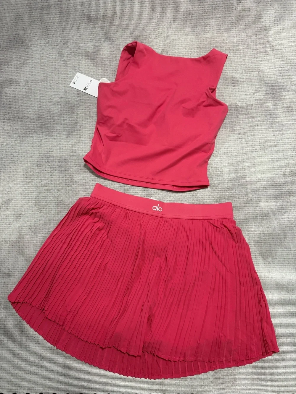 ALO Yoga matching hot